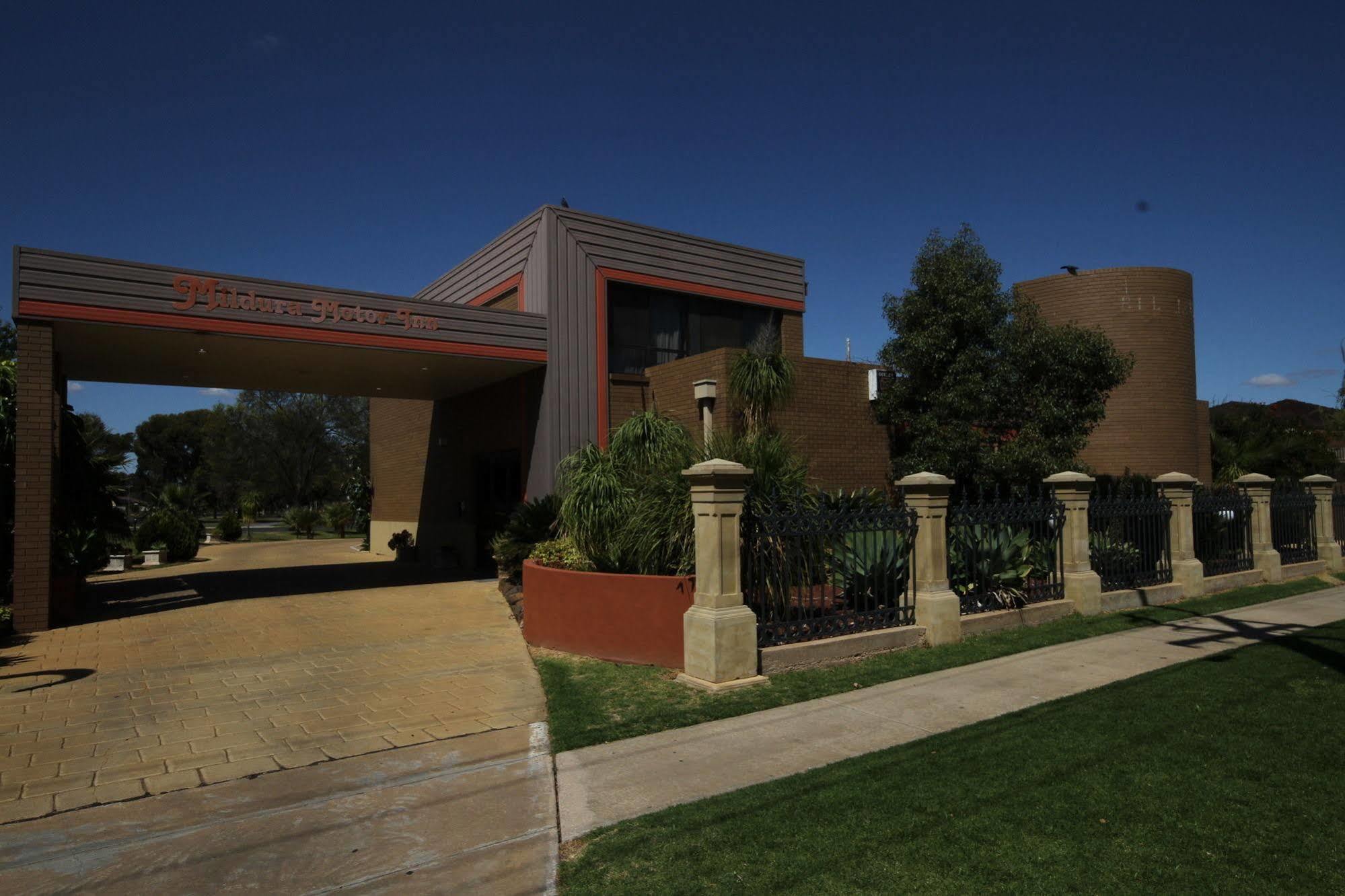 Motor 3* Mildura
