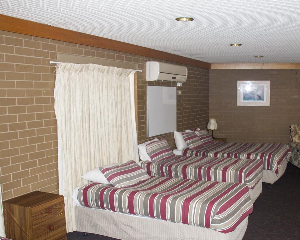 Motor Motel