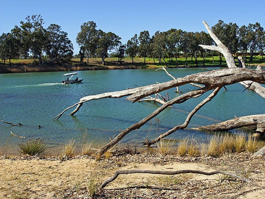 Motor 3* Mildura